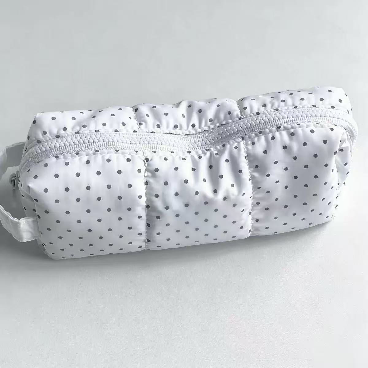 حقيبة أقلام محمولة بتصميم منقط - مراجعة Aesthetic Large Pencil Case Pouch وسعره